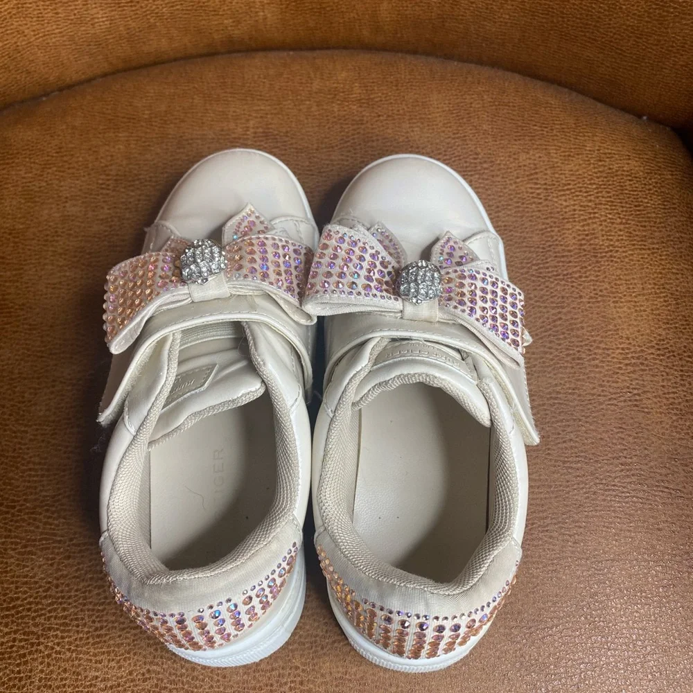 Kurt Geiger Kids Cream Sneakers with Sparkling Bow
